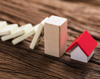 What does homeowners insurance cover?