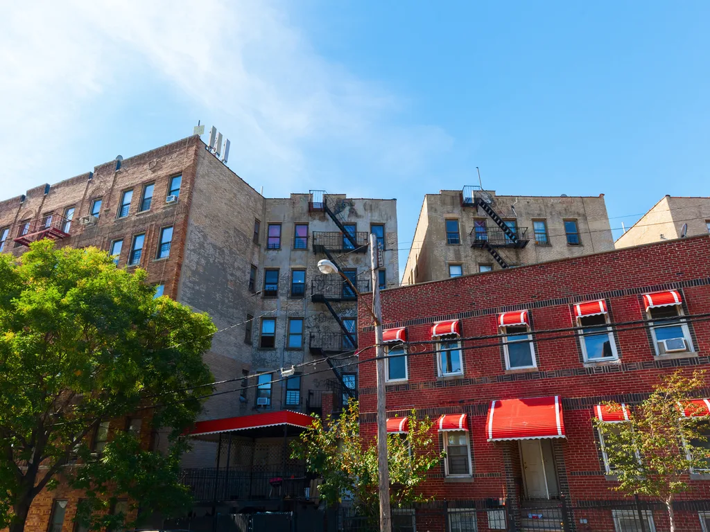 Six Things to Ask About When Looking at Apartments